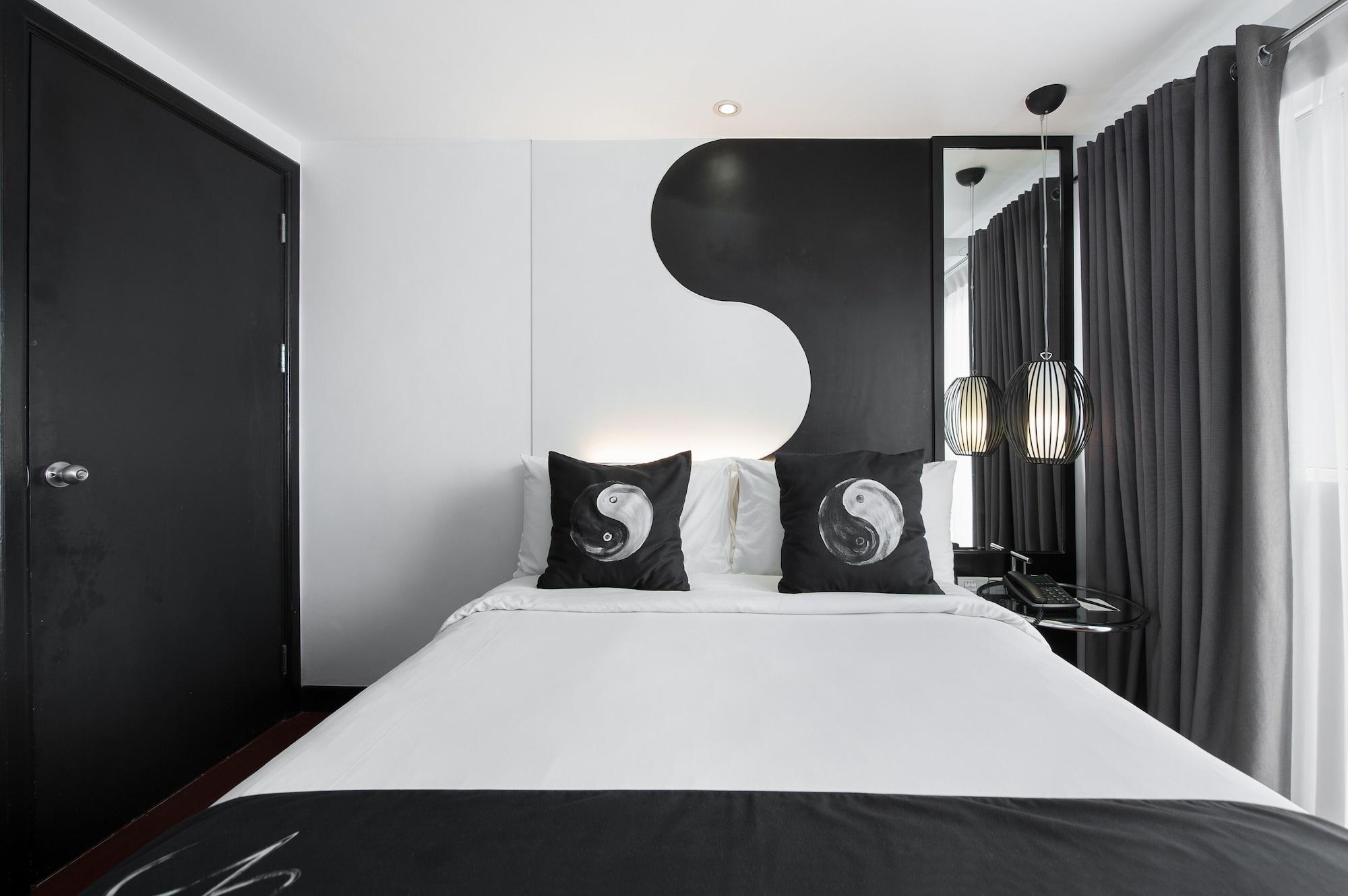 Y2 Residence Hotel Managed By Hii Makati City Exterior photo
