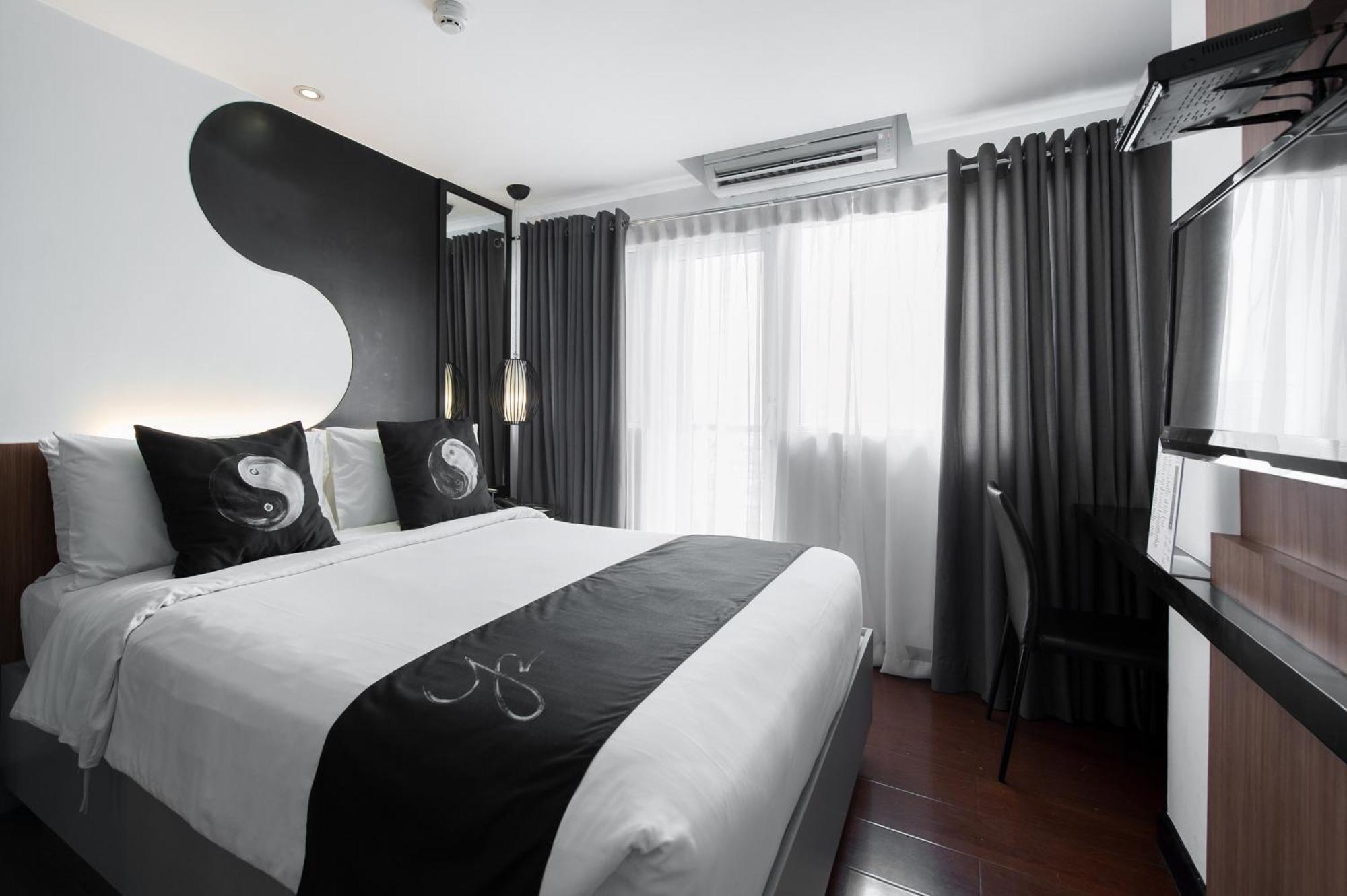 Y2 Residence Hotel Managed By Hii Makati City Room photo